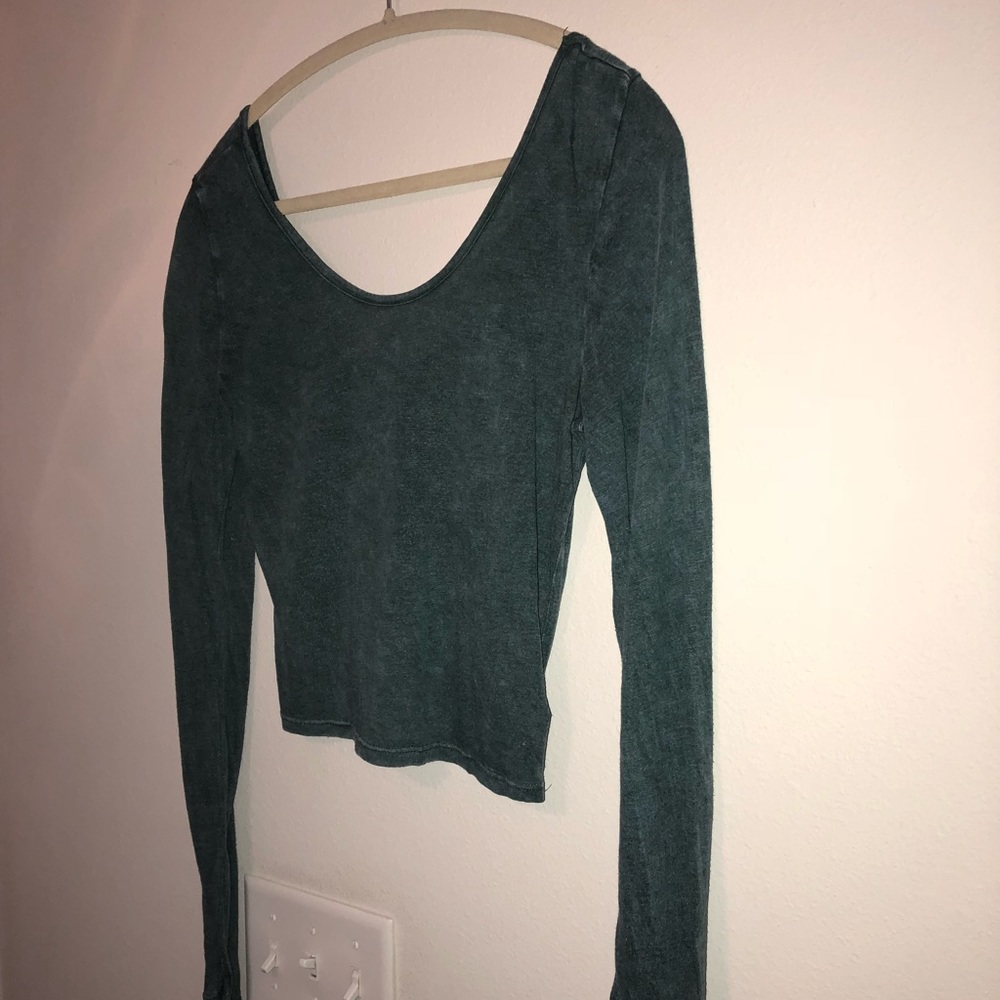 Long sleeve crop top